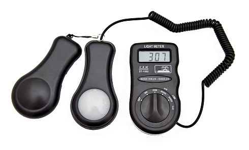 DT-1300 Люксметр