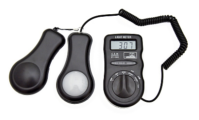 DT-1300 Люксметр